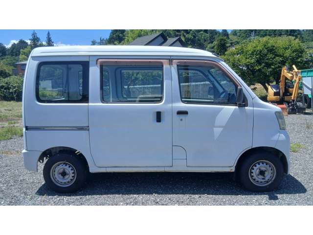 Daihatsu Hijet Cargo 4