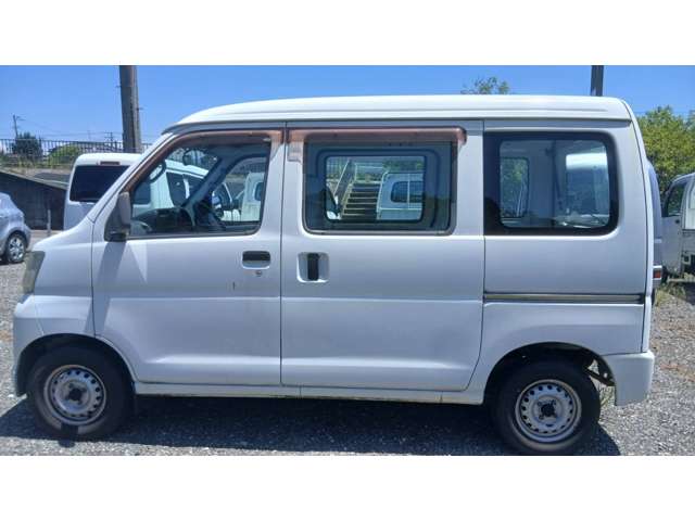Daihatsu Hijet Cargo 5