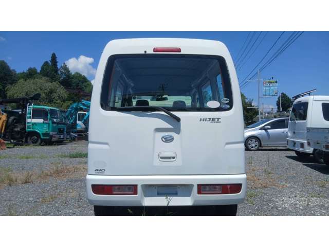 Daihatsu Hijet Cargo 7