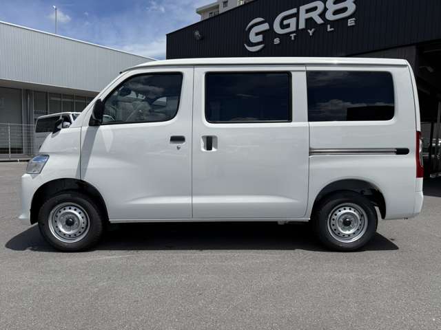 Toyota Town Ace Van 12