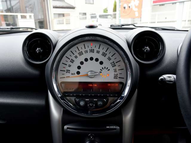 MINI Paceman 4