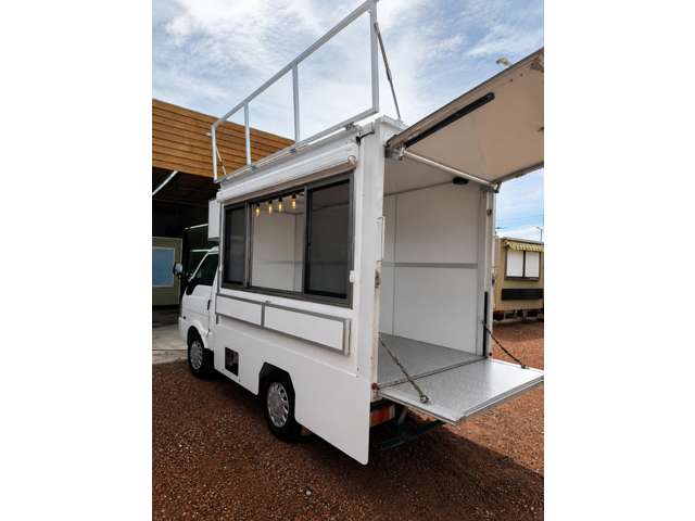 Mazda Bongo Truck 2