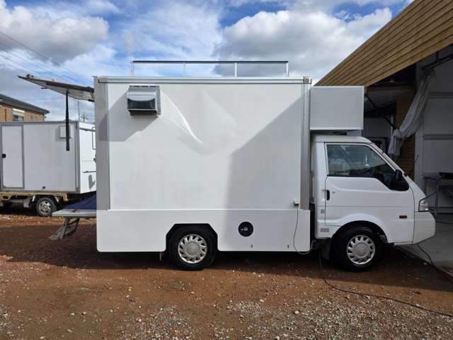 Mazda Bongo Truck 4