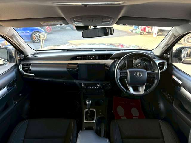 Toyota Hilux 2