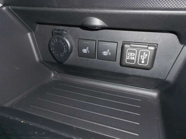 Daihatsu Rocky 11
