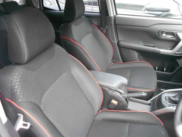 Daihatsu Rocky 12