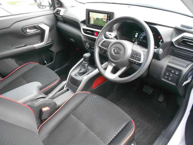 Daihatsu Rocky 6
