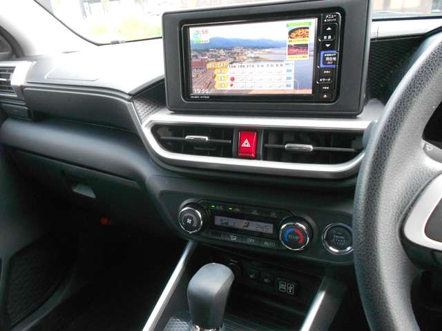 Daihatsu Rocky 8