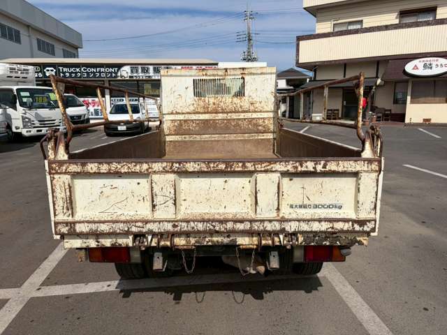 Isuzu Elf 12