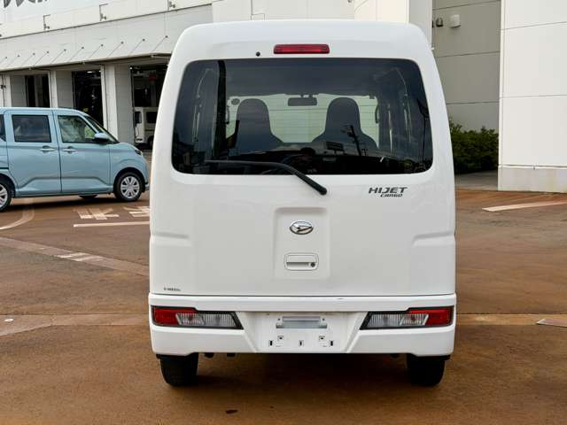 Daihatsu Hijet Cargo 8