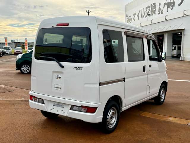 Daihatsu Hijet Cargo 9