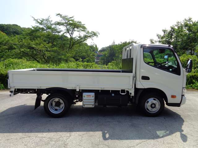 Hino Dutro 4