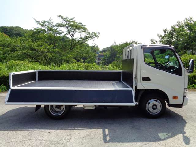 Hino Dutro 5