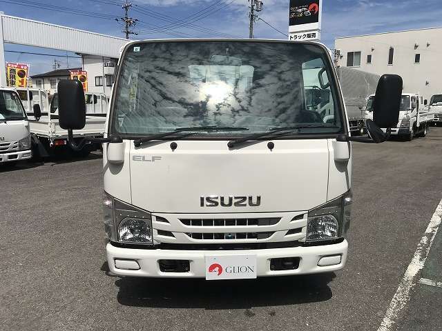 Isuzu Elf 2