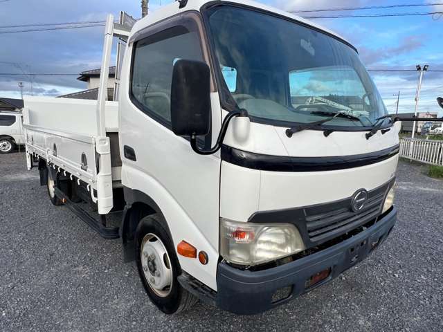 Hino Dutro 3