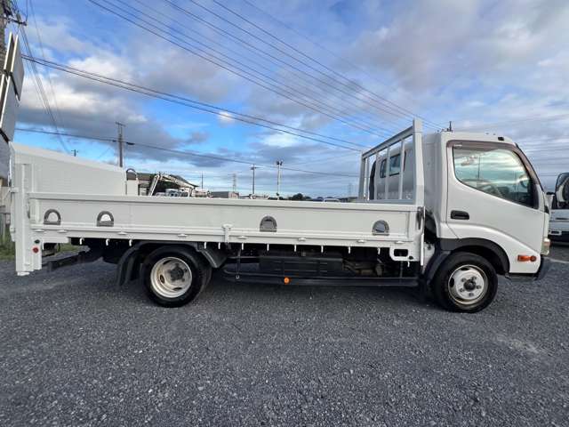 Hino Dutro 4