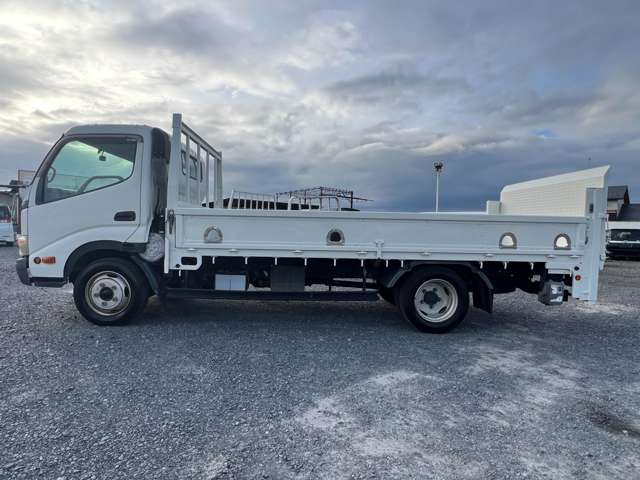 Hino Dutro 5