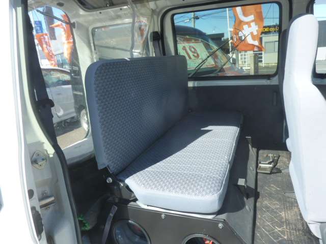 Daihatsu Hijet Cargo 8