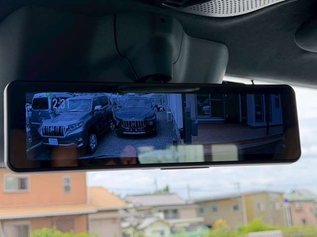 Mercedes-Benz G-Class 12