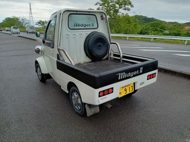 Daihatsu Midget II 6