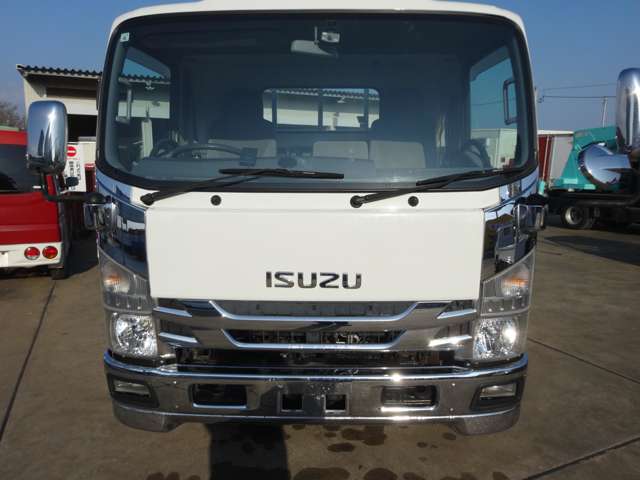 Isuzu Elf 2