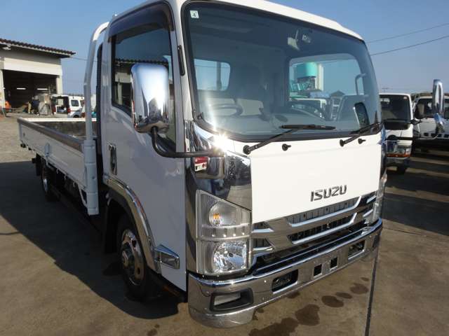 Isuzu Elf 3