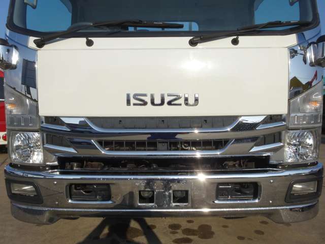 Isuzu Elf 4