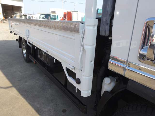 Isuzu Elf 6