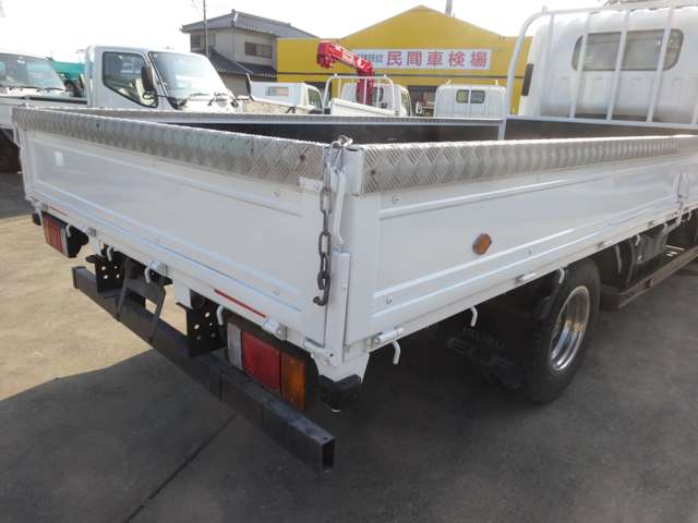 Isuzu Elf 8