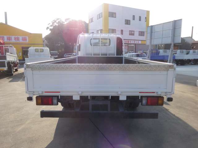 Isuzu Elf 10