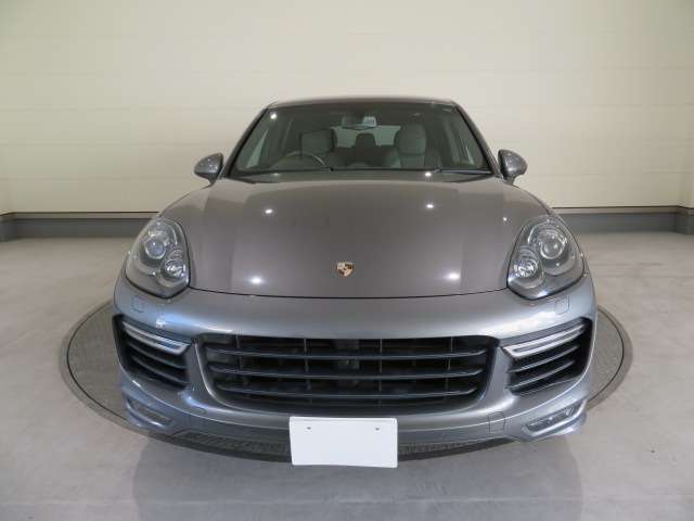 Porsche Cayenne 2