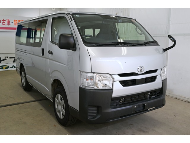 Toyota Hiace Van 3