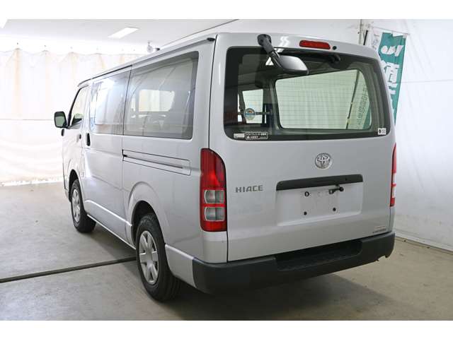 Toyota Hiace Van 4