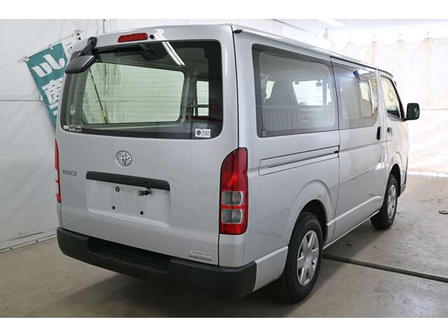 Toyota Hiace Van 6