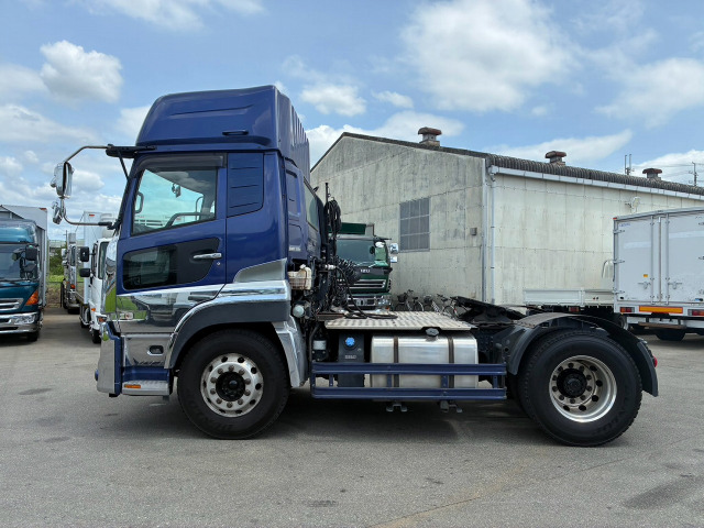 UD Trucks Quon 11