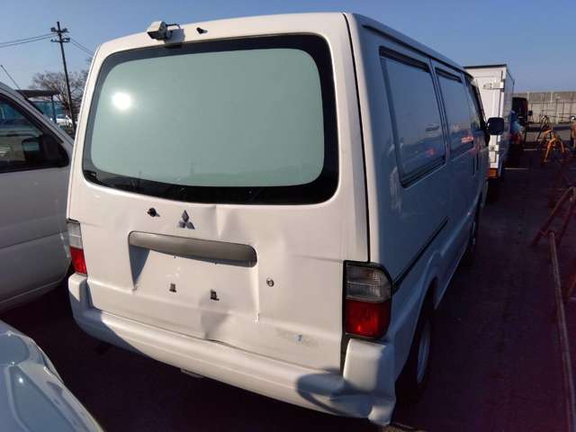 Mitsubishi Delica Van 4