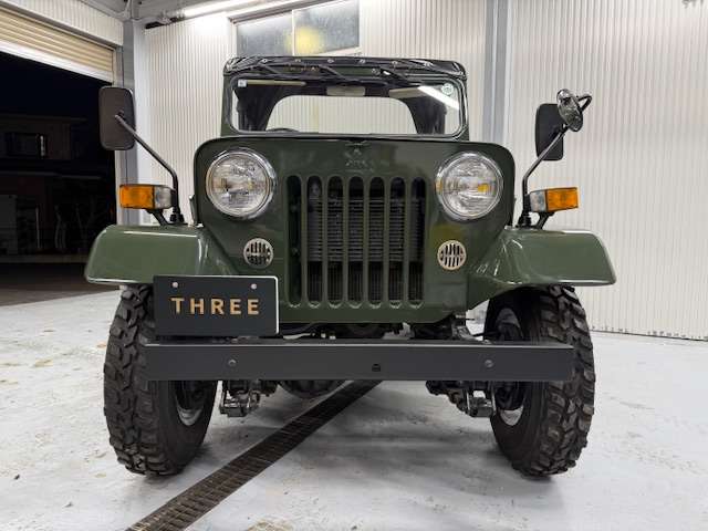 Mitsubishi Jeep 4
