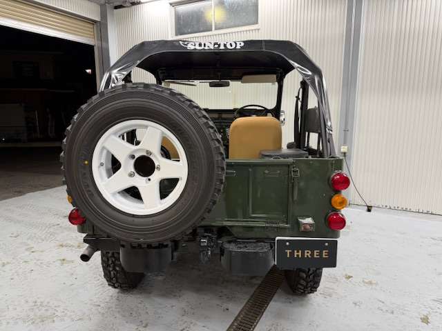 Mitsubishi Jeep 7