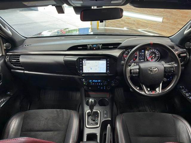 Toyota Hilux 2