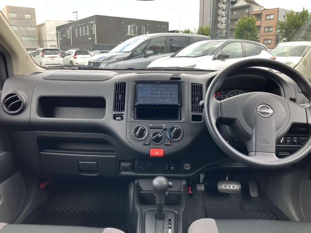 Nissan AD 4
