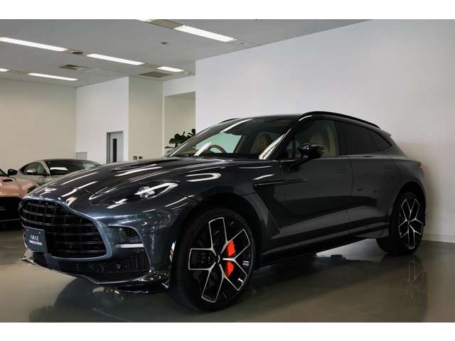 Aston Martin DBX 7