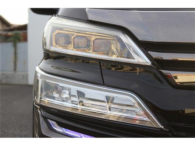 Toyota Vellfire 12
