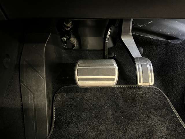 Peugeot SUV e-2008 12