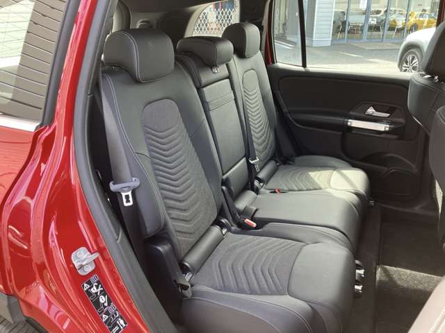 Mercedes-Benz GLB 11