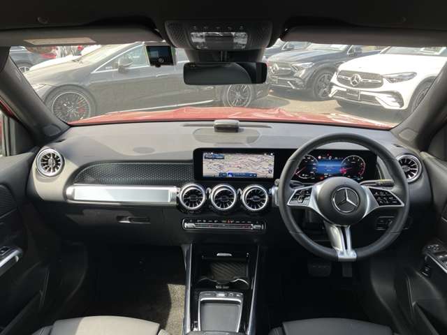 Mercedes-Benz GLB 8