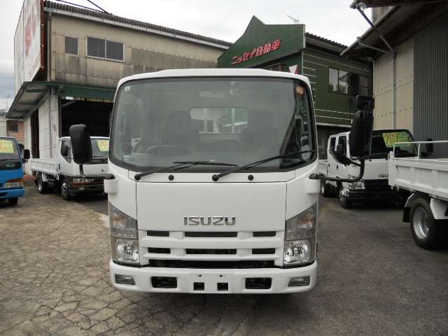 Isuzu Elf 3