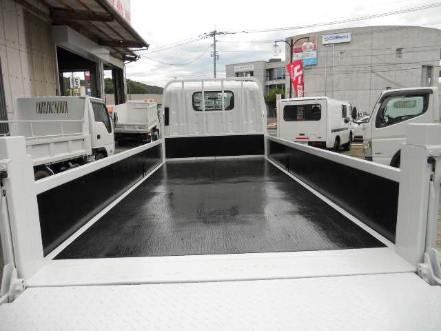 Isuzu Elf 10