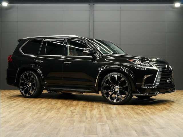 Lexus LX 12