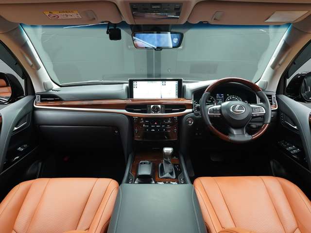 Lexus LX 5