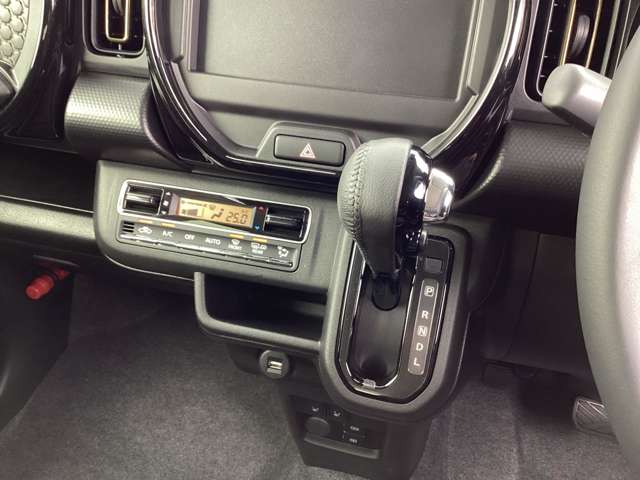Mazda Flair Crossover 10